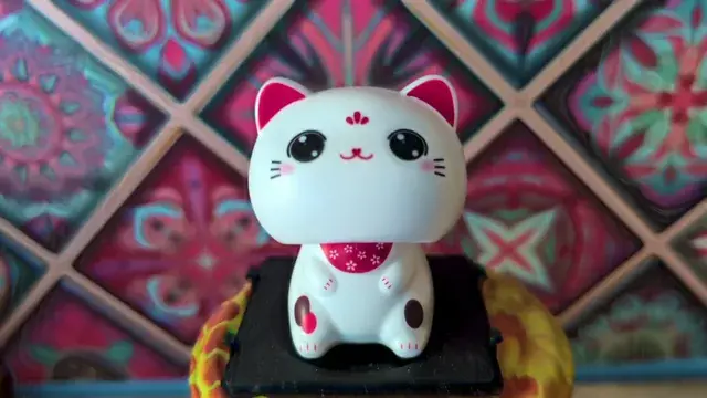 When lucky kitty brings you not only luck but psychedelic visions