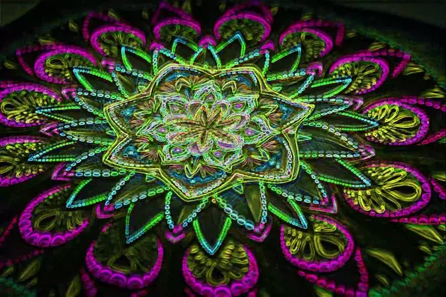 Staring at UV drawing while on ~400ug