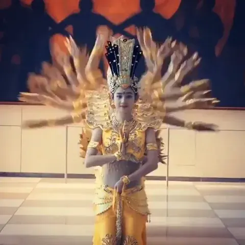 The way those hands breathe...