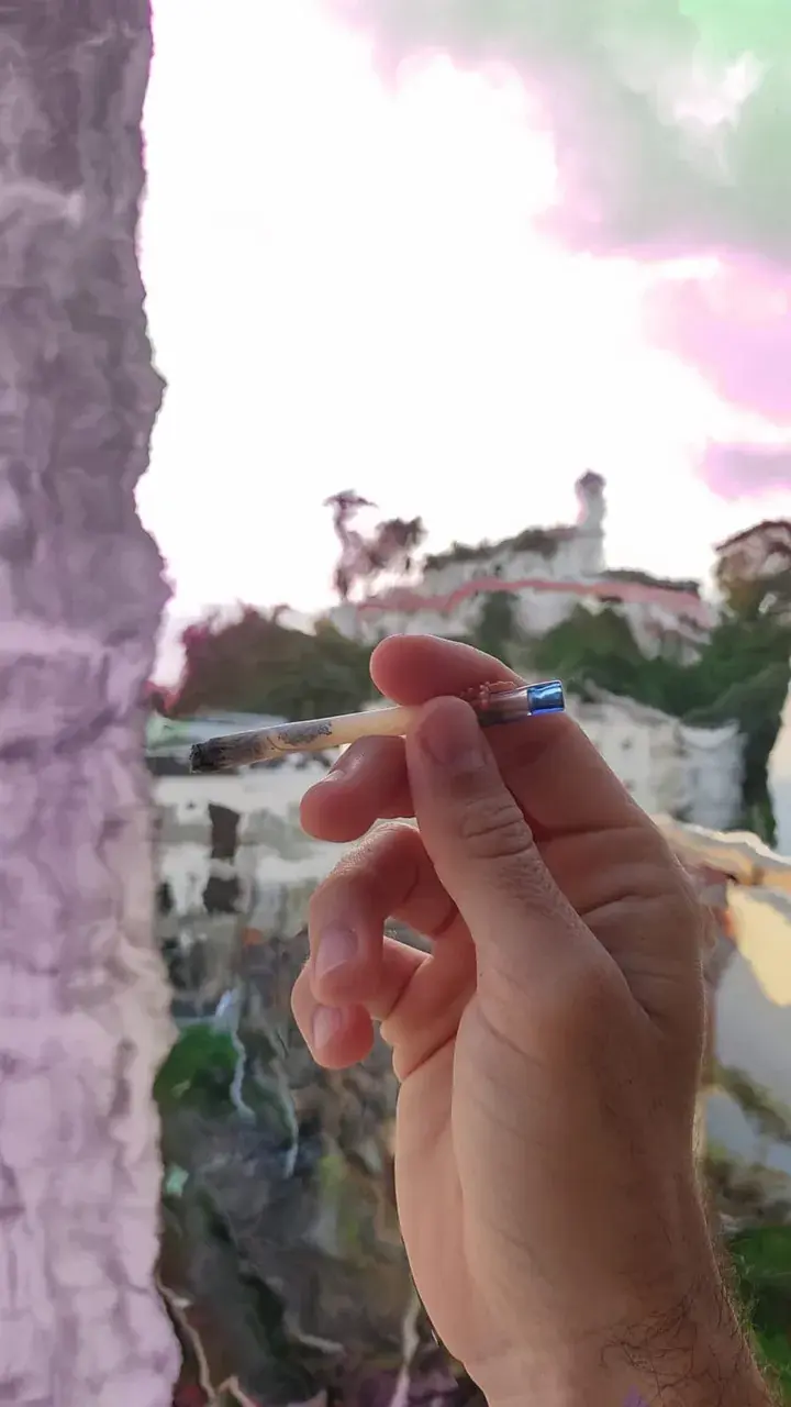 Smoking while tripping on LSD