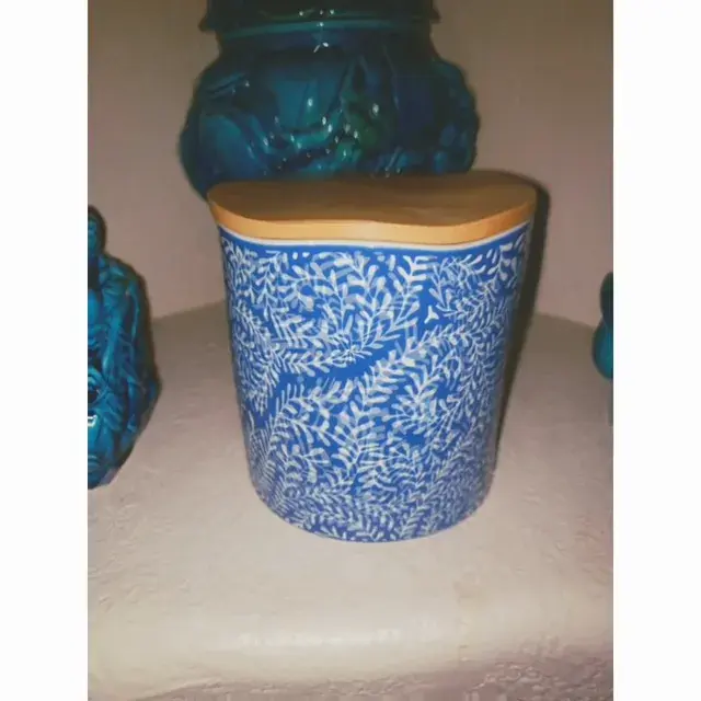 I made this short video attempting to recreate the warping of objects, flowing of patterns, and changes in depth perception while under the influence of tryptamines.