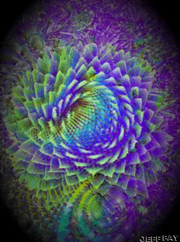 Golden ratio fractal universe