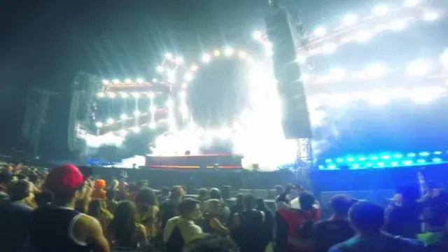 Trying to do some replications in my festival videos.
