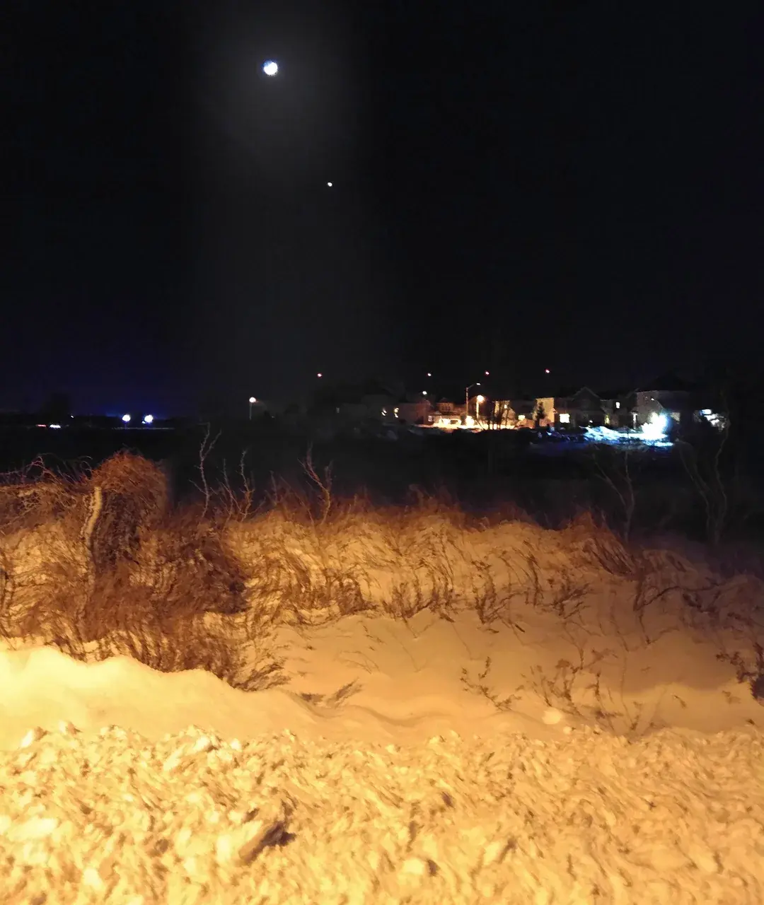 Nighttime on 2 grams of Shrooms (Peak)