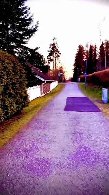 Some what close visuals to my first and only LSD trip so i really can’t say if its realistic or not (around 60-70ug I really don’t know)