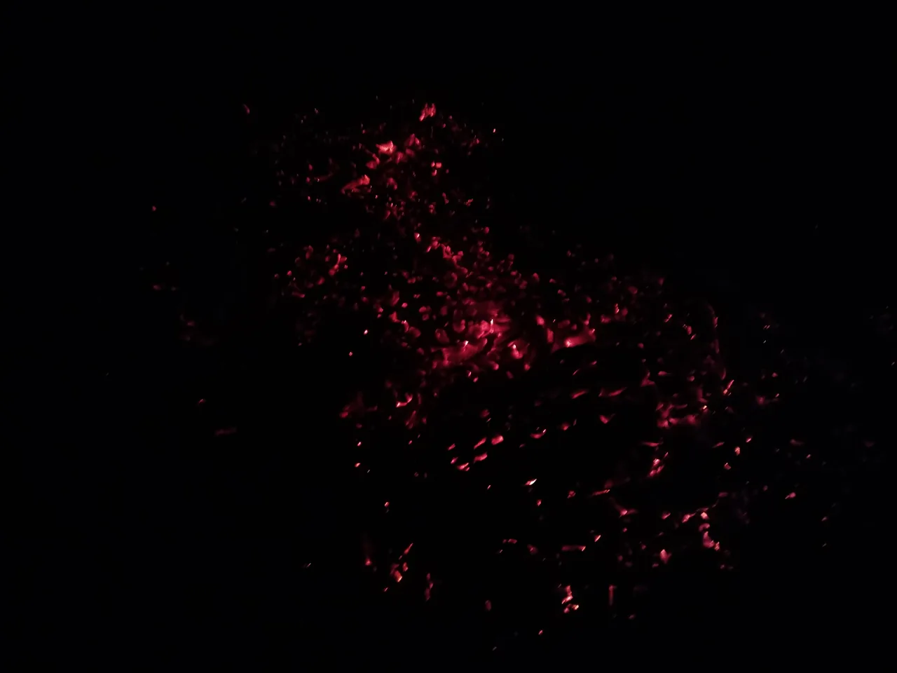 Took pictures of my bonfire, looked a lot like some CEV I had a while ago on a lowish dose
