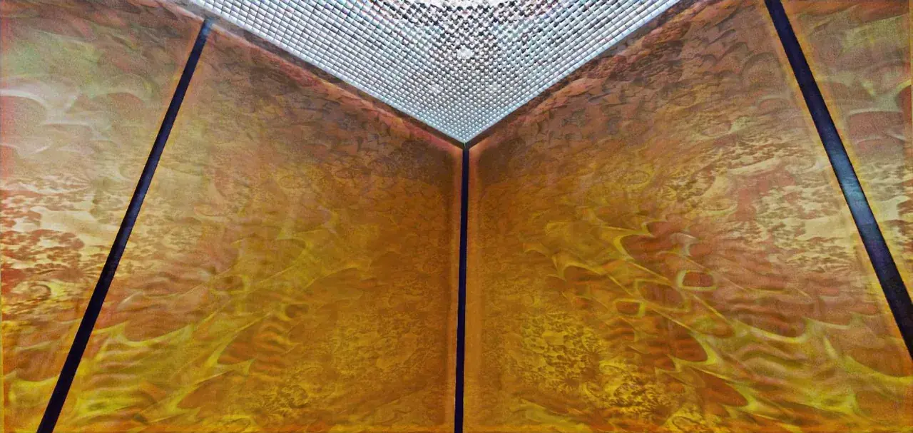 I think this elevator is alive.. [OC]